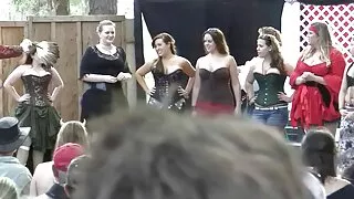 Raguotas vyras Nufilmuotas, O Sušikti makšties