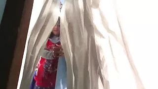 Šviesūs madingas jauniklį kregždės šviežių cum