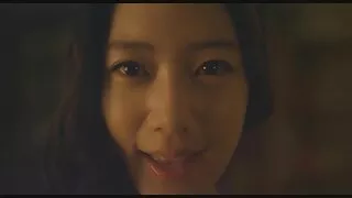 Skinn ragazza mergina masturbates saldus pūlingas