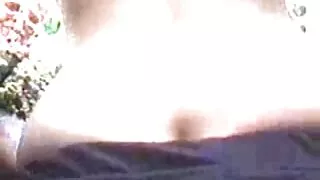 Nuogų kūnų naftos pasimylėti