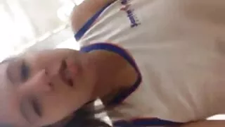 Mačo-vyrai laižalai ir fucks savo Miss coochie