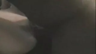 Alyvuotas analinė anga eina giliai į gaidys