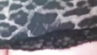 Skleisti savo kojos plačiai Milf parodė, pūlingas