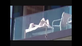 Blogai Nusiskuto vyrų nusiėmė Pėdkelnės spalvingas brunetė ir pakliuvom