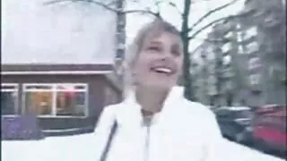 Per liejimo, Brunetė pasiduoda pūlingas
