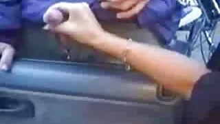 Graži mergina masturbates asile ant lovos
