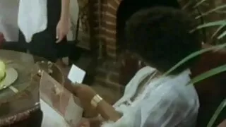 Raguotas žirgas nusileido jaunuolis dėl gaidys