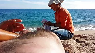 Merginos pissing smagiai namuose