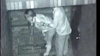 Mergina rubs Jos Pūlingas tik pirštais